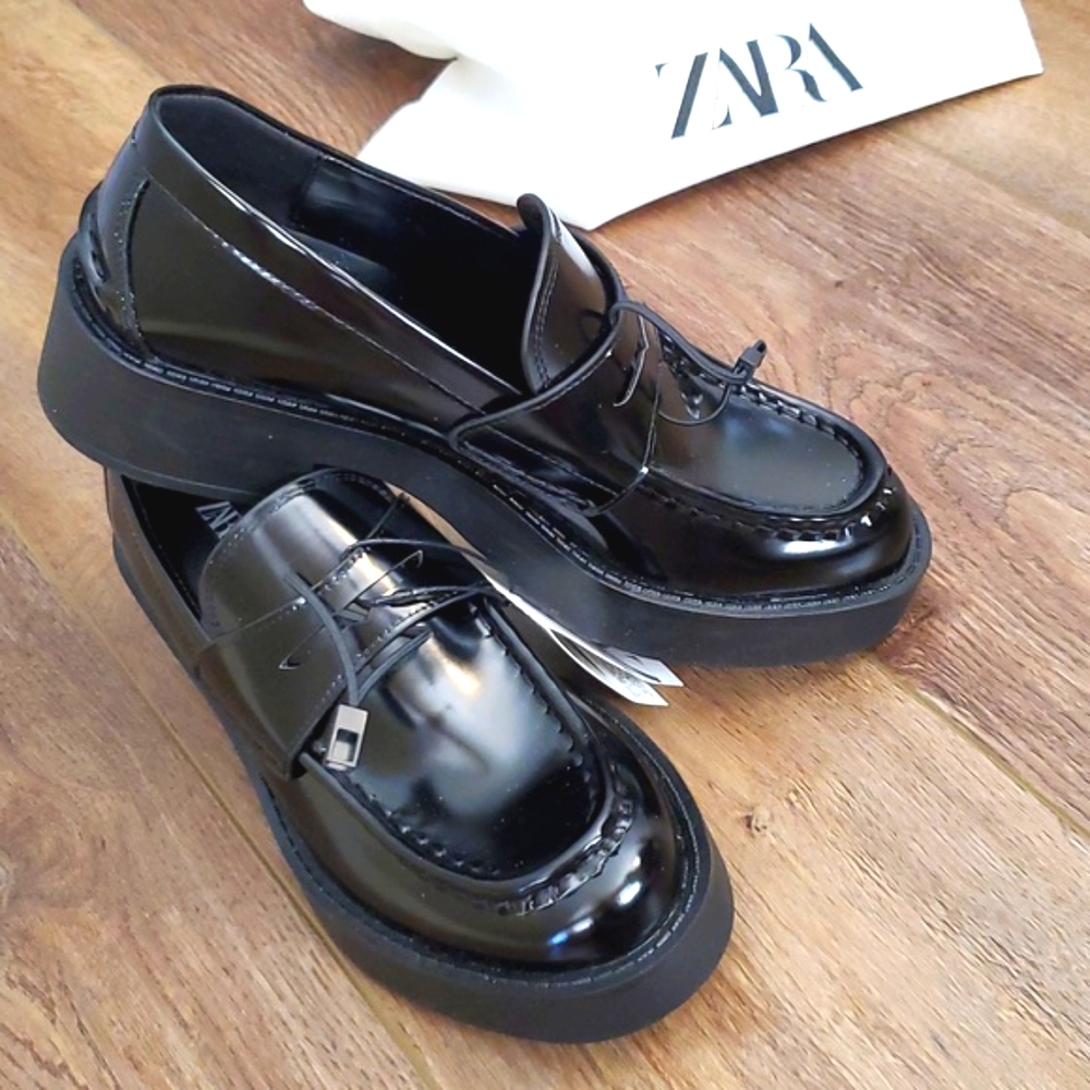 Zara Sleek, Women's Black Loafers,  Sz: 6.5